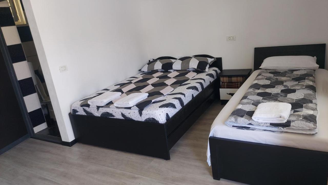 Alb Negru Hotel Vama Veche Exterior foto